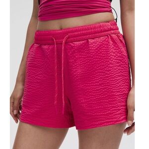 Grid-Texture Relaxed High-Rise Hiking Short 4"
